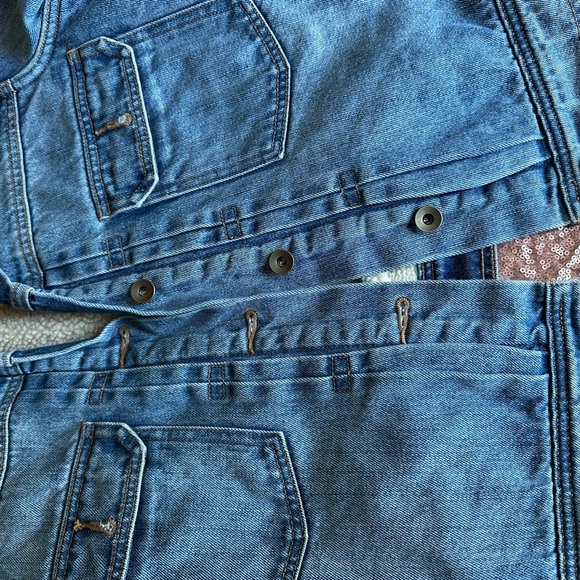 Old Navy Sherpa Lined Jean Jacket M Denim Boyfriend Classic Trucker Coat.trendy - Picture 5 of 9